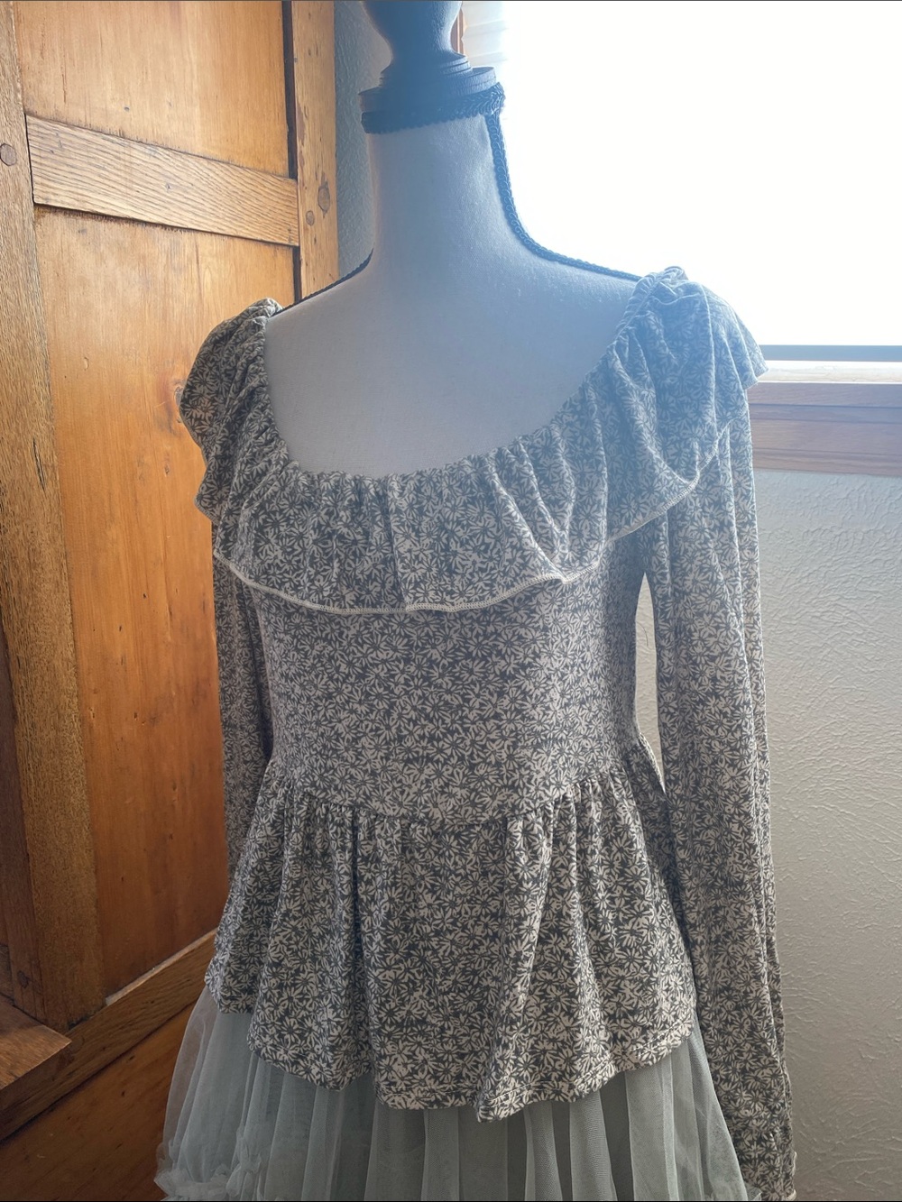 NWOT Peach Love California cream top with green floral trim